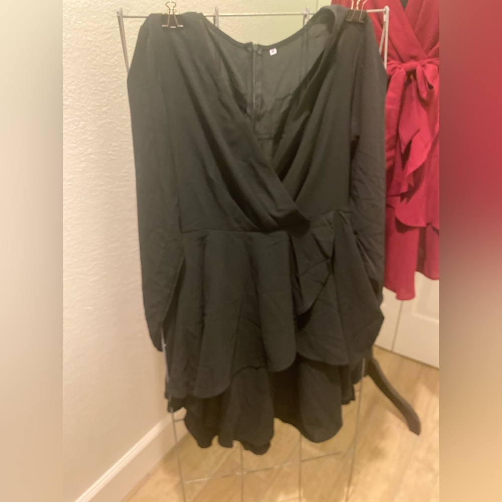 Black dress Size M women’s. Maroon dress for comparison, same‎ dress NWOT
